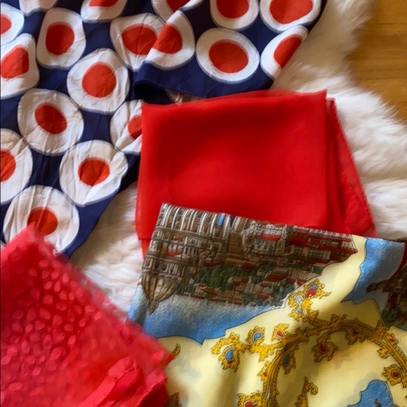 Vintage Scarves ๐งฃ - Picture 3 of 12